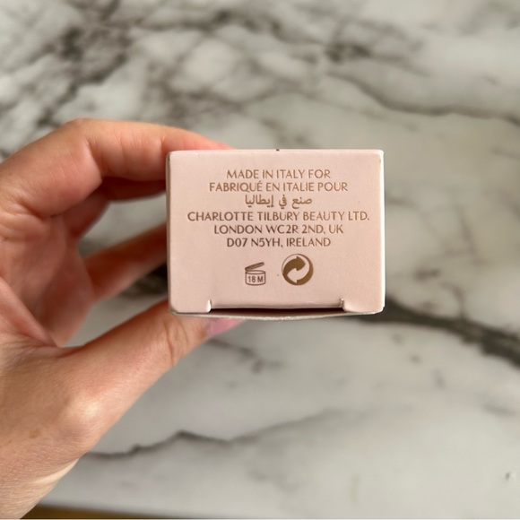 NEW Charlotte Tilbury Airbrush Flawless Foundation - Picture 6 of 7